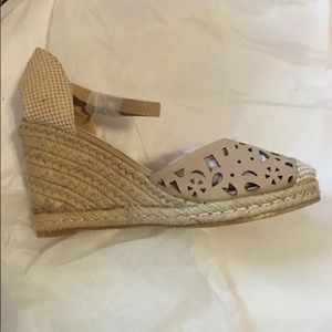Catherine Malandrino size 8 wedge