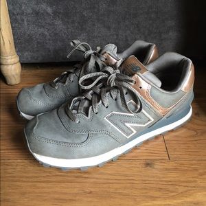 Grey and rose gold New Balance!