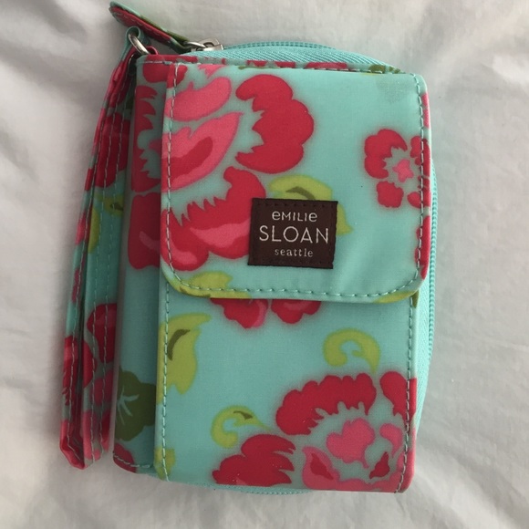 Floral wristlet
