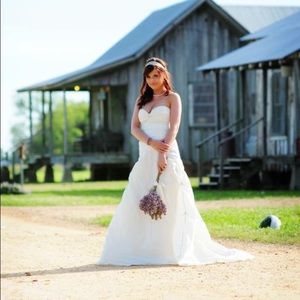 Nicole Miller wedding dress