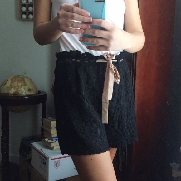 Ezra Black Lace Shorts - Picture 3 of 3