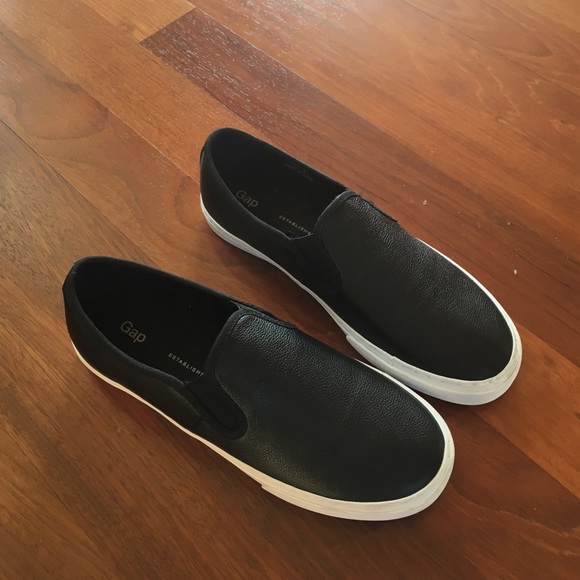 GAP Shoes - Brand New Gap Leather Sneakers