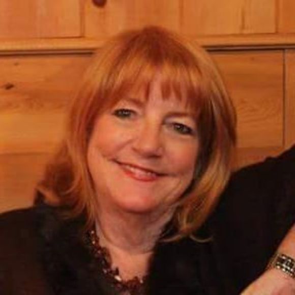 Meet your Posher, Debbie - Picture 1 of 1