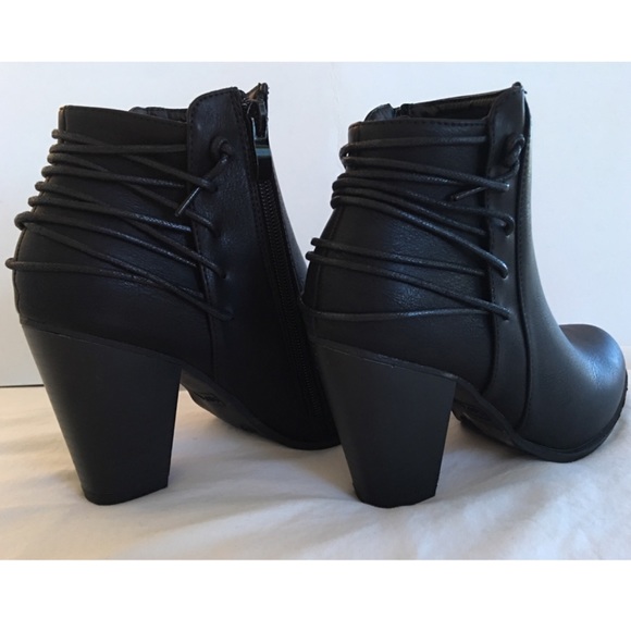 ❣️Size 10❣️5⭐️ Black Wrap Lace Leather Bootie - Picture 2 of 3