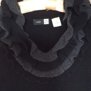 Saks Fifth Avenue Sweaters - Saks Fifth Avenue cashmere sweater Saks Fifth Avenue Sweaters - Saks Fifth Avenue cashmere sweater