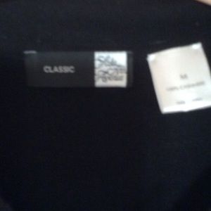 Saks Fifth Avenue Sweaters - Saks Fifth Avenue cashmere sweater Saks Fifth Avenue Sweaters - Saks Fifth Avenue cashmere sweater