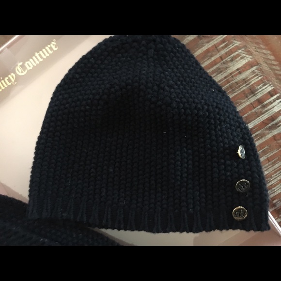 ❌SOLD❌Juicy Coture scarf and hat set - Picture 3 of 4