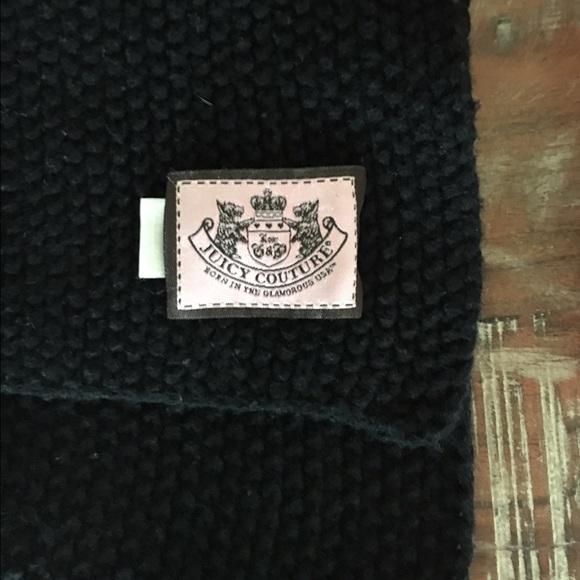 ❌SOLD❌Juicy Coture scarf and hat set - Picture 4 of 4