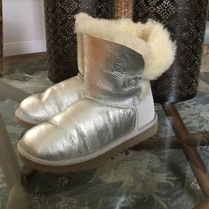 100% authentic silver kids uggs