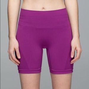 Lululemon sculpt shorts nwt magenta