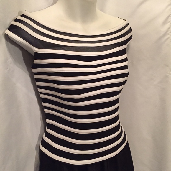 JS Collections Tops - Stunning top Form fitting crop off the shoulder 10