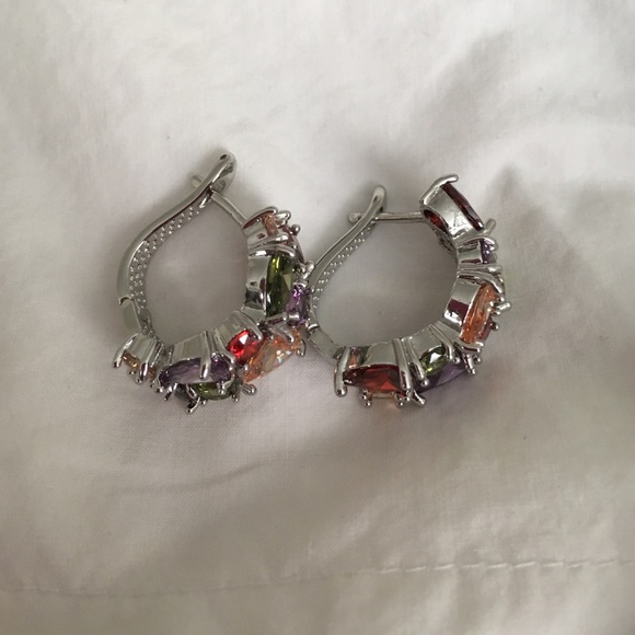 Earrings - Picture 4 of 4