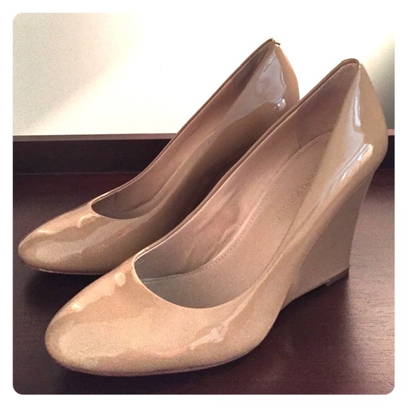 Banana Republic Leather Nude Wedges