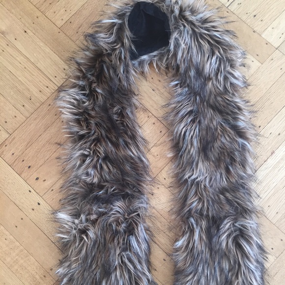 Faux fur scarf - Picture 2 of 2