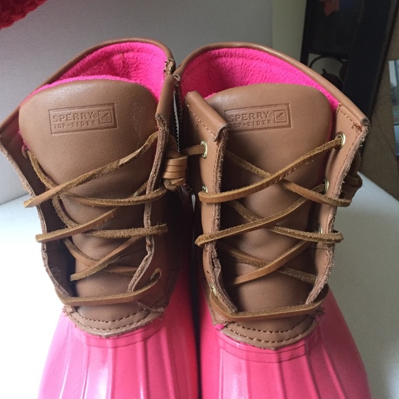 SOLD Ⓜ️- Sperry Duck Boots - Picture 2 of 4
