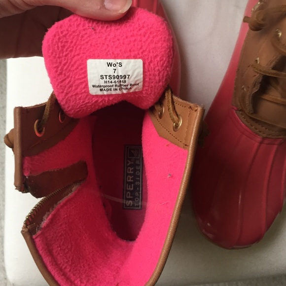 SOLD Ⓜ️- Sperry Duck Boots - Picture 3 of 4