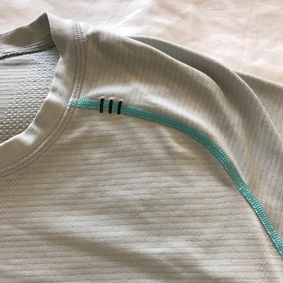 LuluLemon Men's Longsleeve Shirt