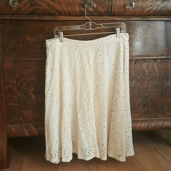 Creamy White Lace Full Grace Elements Skirt XL