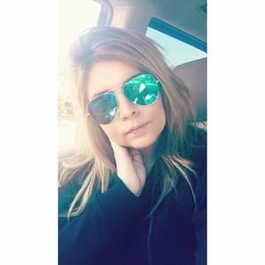 Meet your Posher, Daniela