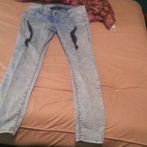 Lovesick junior size 9 lightwash pattern jeans
