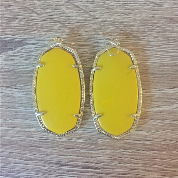Kendra Scott Danielle Earrings in Yellow