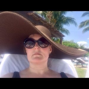 Meet your Posher, Jeanine