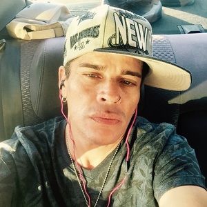 Meet your Posher, Efrain