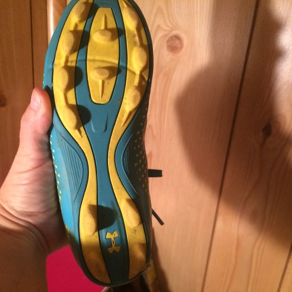 Under Armour cleats youth size 2 - Picture 3 of 4