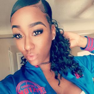 Meet your Posher, Kiona