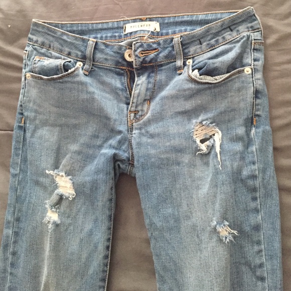 Bullhead distressed skinny jeans