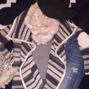J.Crew XXS - S  Runs big Grey NWT Sweater 6