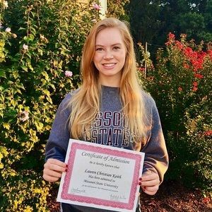 Meet your Posher, Lauren