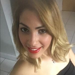 Meet your Posher, Dayana
