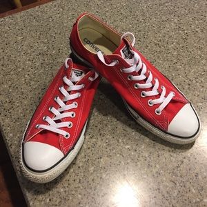 Red converse chucks