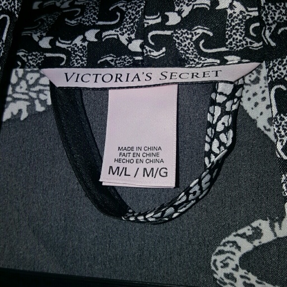 Victoria Secret Robe - Picture 2 of 4