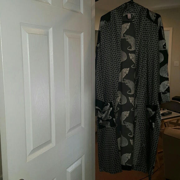 Victoria Secret Robe - Picture 3 of 4