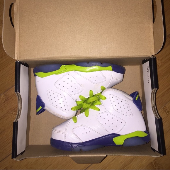 Jordan Retro 6 Toddler Sneakers Size 6C - Picture 1 of 4