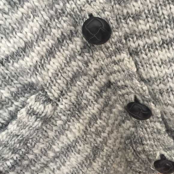 Fuzzy Chunky Cardigan - Picture 2 of 3