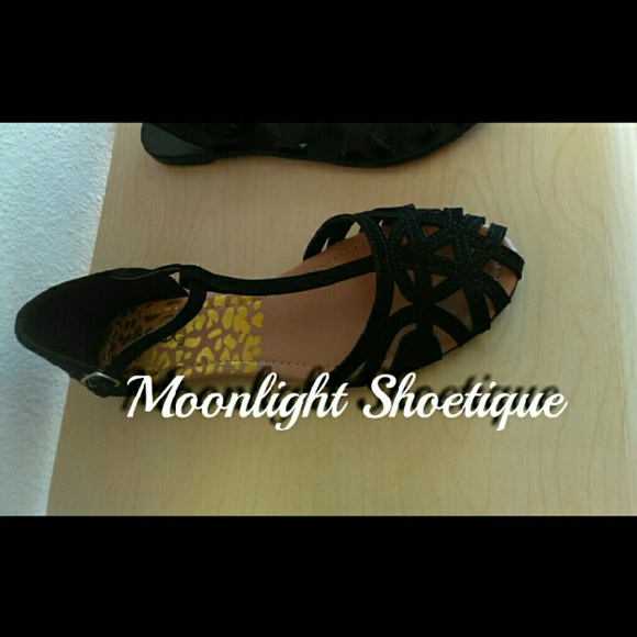 Qupid black suede sandals