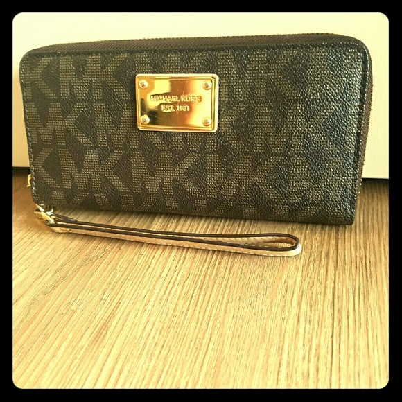 Michael Kors wallet