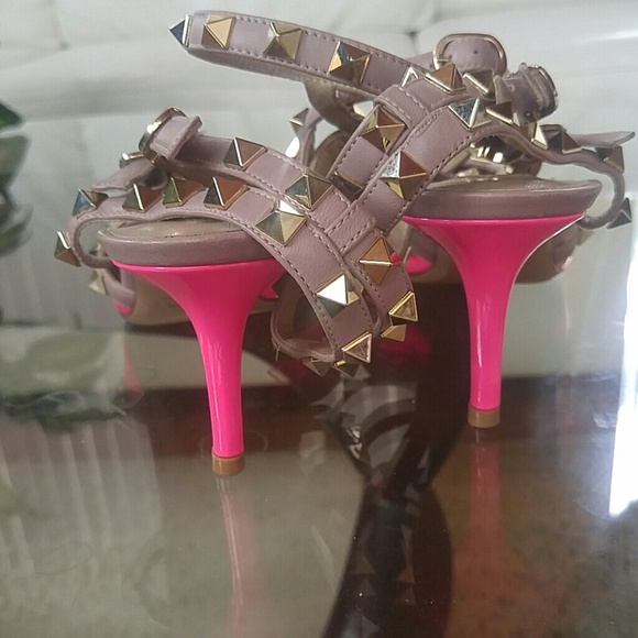 Authentic Valentino - Picture 3 of 4