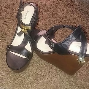 Black wedge hells