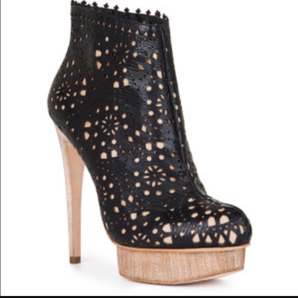 ✅SOLD✅☀️Wknd Sale☀️Worn once BCBGMaxazria Booties