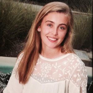 Meet your Posher, Caroline