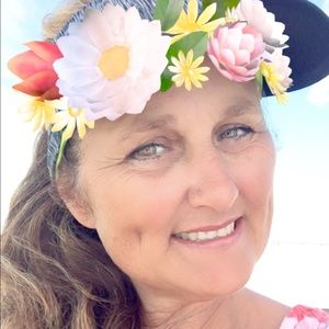 Meet your Posher, Debbie