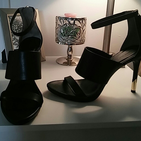 Rachel Roy Black Cutout Heel