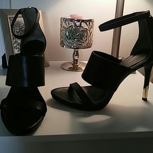 Rachel Roy Black Cutout Heel