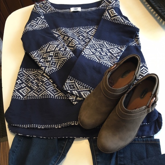 Old Navy Tops - Final 🤑 Old navy size XS light 3/4 sleeve top