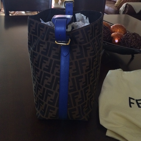 Fendi bag still in good shape - Picture 2 of 3