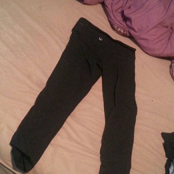 Black American Eagle Yoga Pants